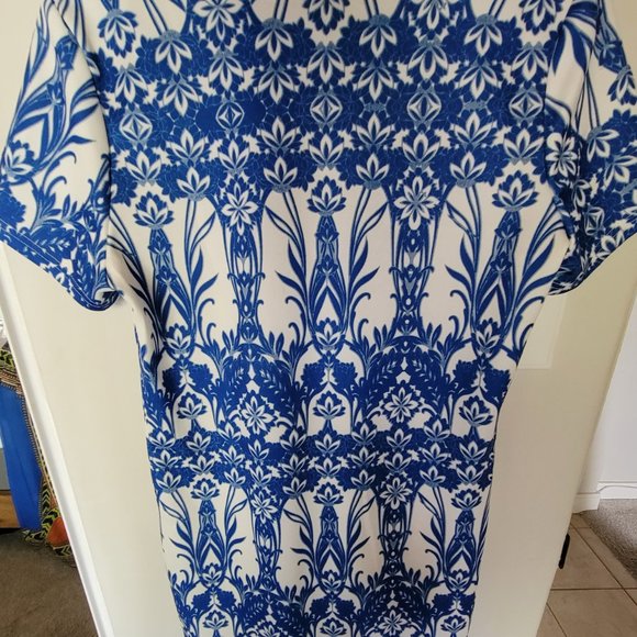 SHEIN , blue white mosaic - Picture 5 of 5